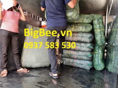 BigBee đi giao vải lau máy và găng tay chống cắt cho khách ở Phú Thuận, Q7, TpHCM