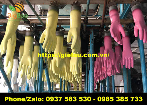hình ảnh dây chuyền sản xuất găng tay cao su Hướng Dương 