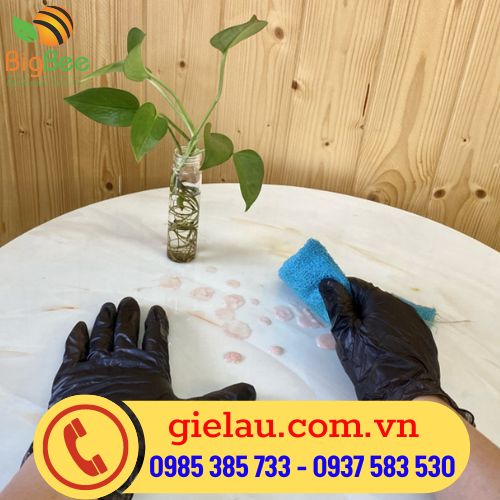 Găng tay y tế màu đen bảo vệ tay khi vệ sinh vết bẩn 